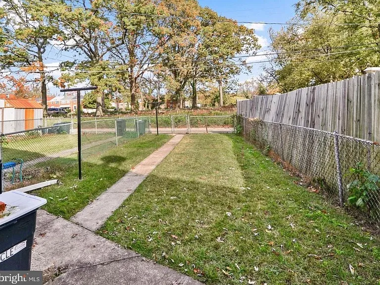 1770 Weston Ave — Photo 11