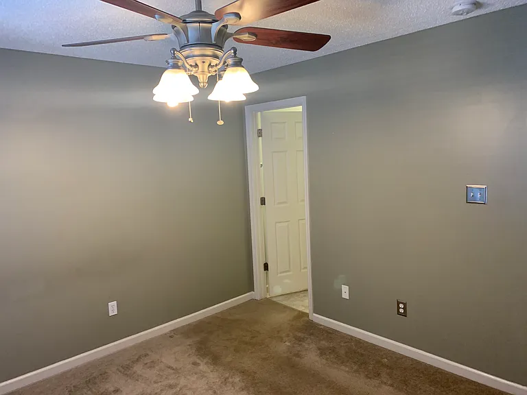 3584 N New Town Ave — Photo 8