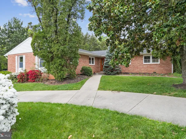 512 N Quaker Ln, Alexandria, VA 22304