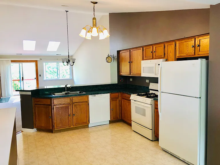 8225 Ripple Rdg — Photo 4
