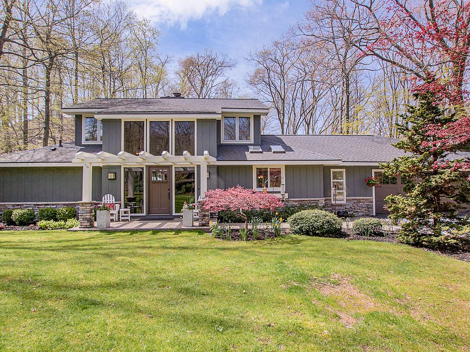 1st image of 2371 Sunset Bluff Dr