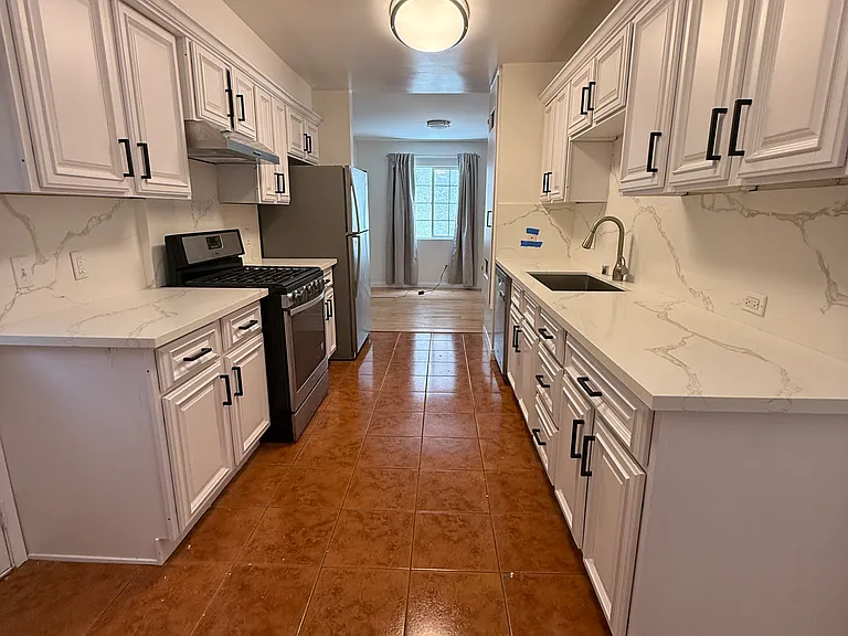 2446 S Centinela Ave — Photo 19