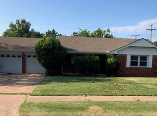 2957 Lakeside Dr, The Village, OK 73120