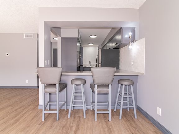 5th image of 6979 Palm Ct #22