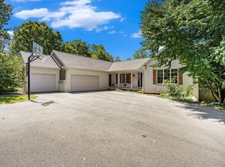 10159 E Rivershore Dr SE, Alto, MI 49302