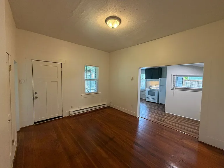 2519 Baker- 5 Unit — Photo 8