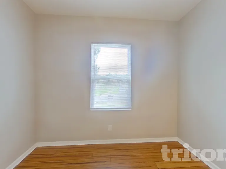 1048 Silverberry St — Photo 14