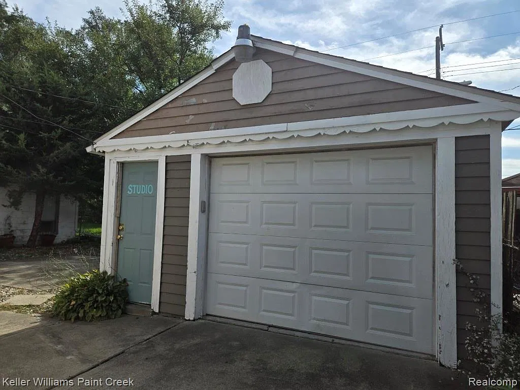 2 bed, 1.0 bath, 738 sqft, $1,425 — Photo 4