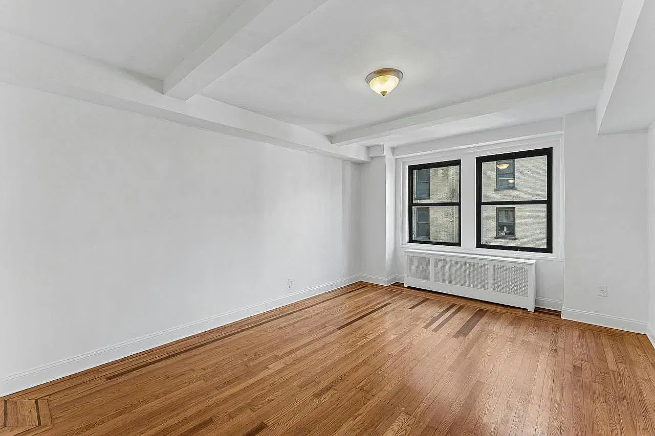 253 W 72nd St — Photo 2