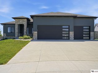 9725 Modena Ct, Lincoln, NE 68526