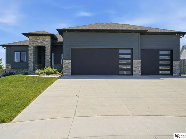 9725 Modena Ct, Lincoln, NE 68526