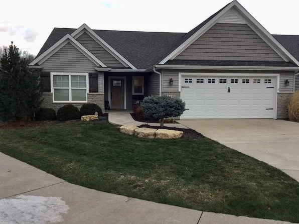 2677 Pheasant Creek Cir, Davenport, IA 52807