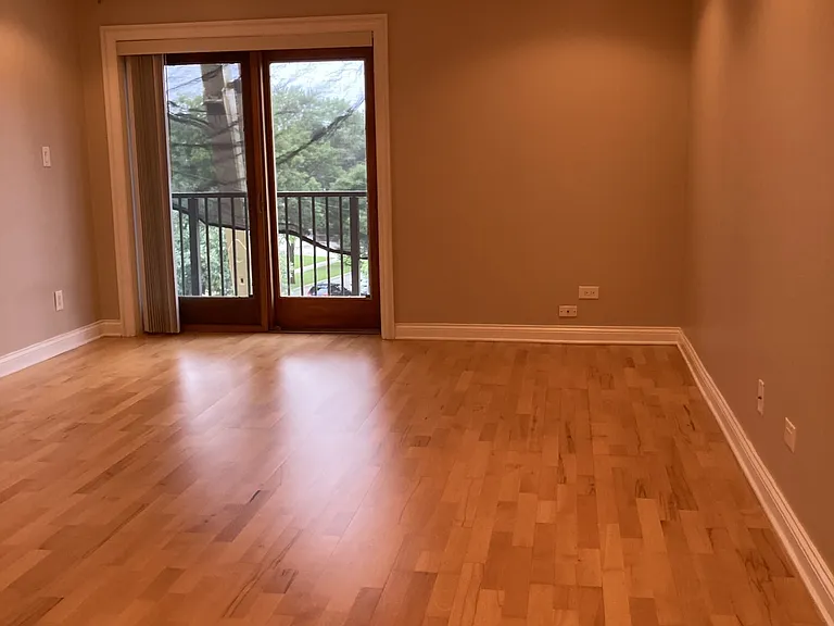 960 S River Rd #404 — Photo 7