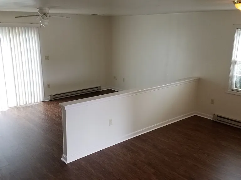 435-437 Chartridge Dr — Photo 10