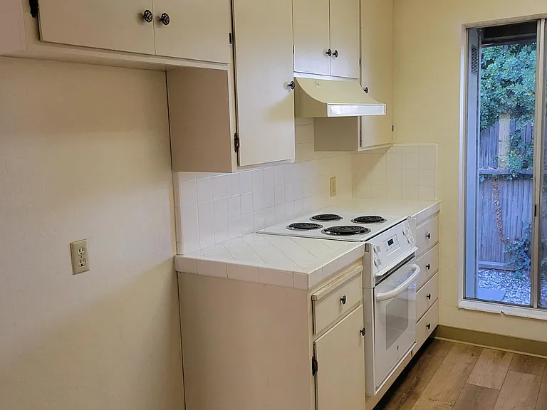 777 Nash Rd — Photo 3