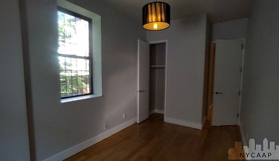 5th image of 240 Madison St APT 001R