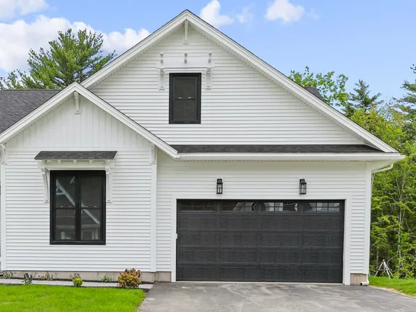 76 Lady Walsingham Way, Laconia, NH 03246