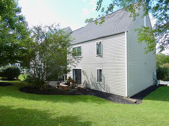 2nd image of 105 S Main St #6