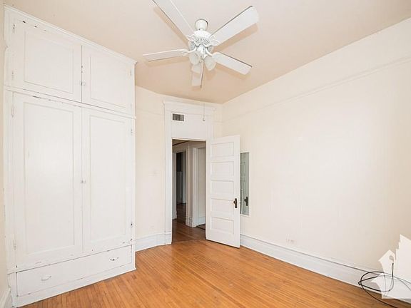 3rd image of 356 W Dickens Ave APT 1L