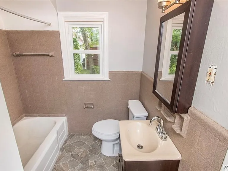 106 E Morris Ave #UPPER — Photo 11
