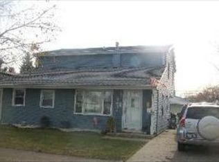 8631 44th St, Lyons, IL 60534