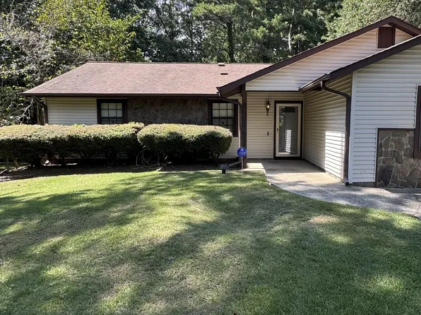 9323 Forest Knoll Dr, Jonesboro, GA 30238