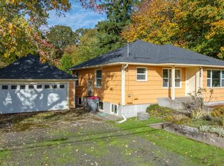 8030 NW Meadow Lake Rd, Carlton, OR 97111