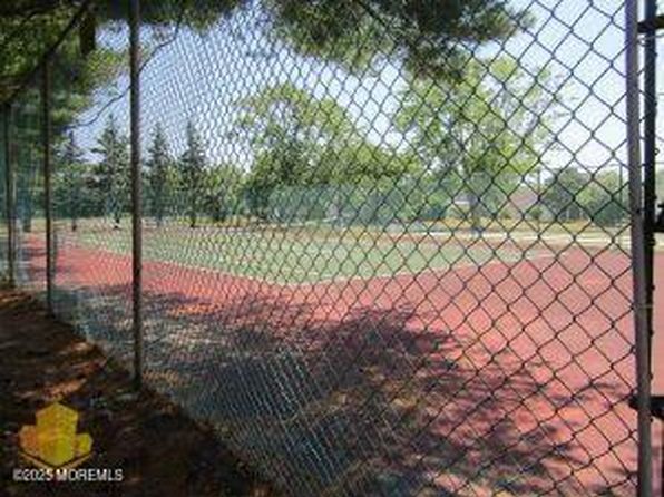 18 Mediterranean Court, Barnegat, NJ 08005