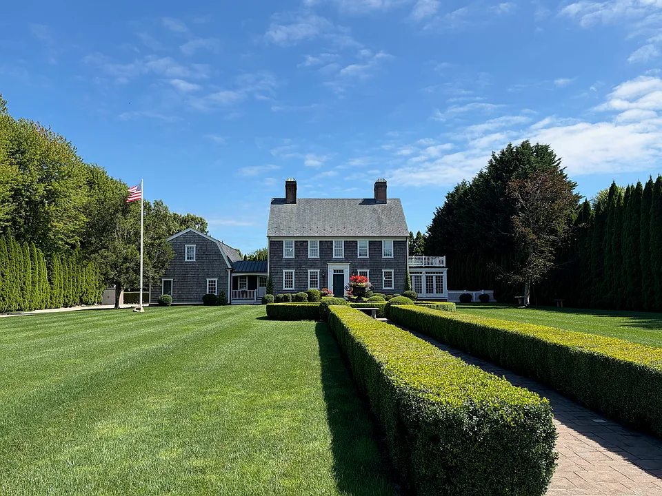 631 Head Of Pond Rd