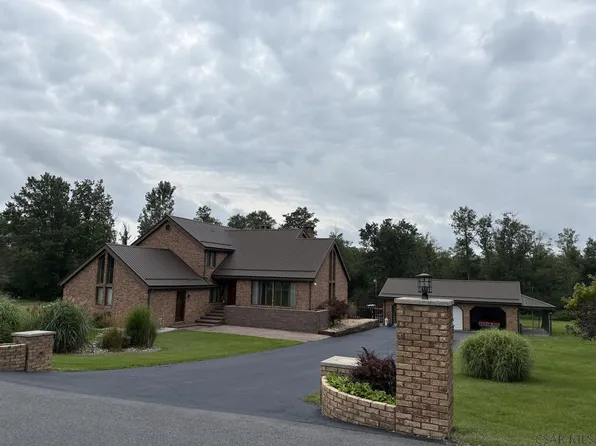 364 Fifty Acre Rd, Johnstown, PA 15904