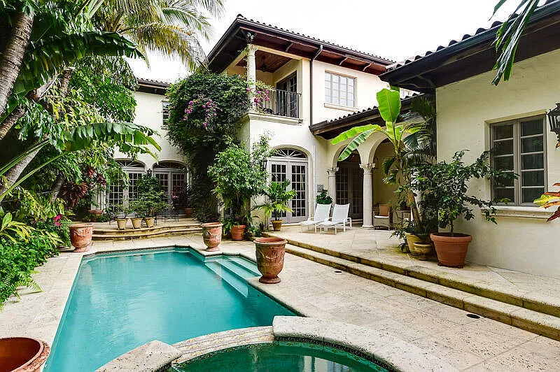4 bed, 4.5 bath, 4603 sqft, $60,000 — Photo 2