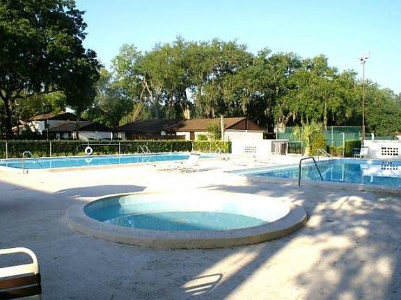 4th image of 8022 Hibiscus Dr