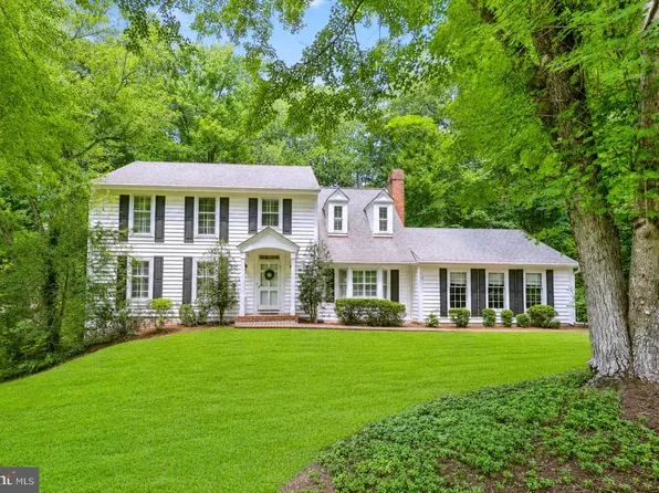 11294 Chinn House Dr, Fairfax Station, VA 22039