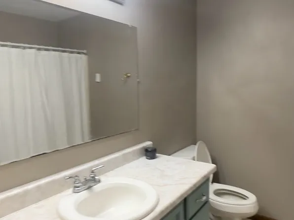 1918 Green Valley Dr, Janesville, WI 53546