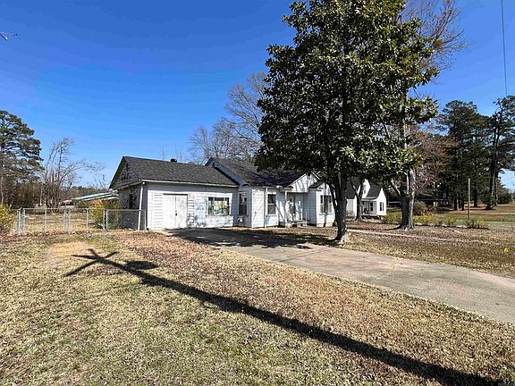 2nd image of 103 E Victory St