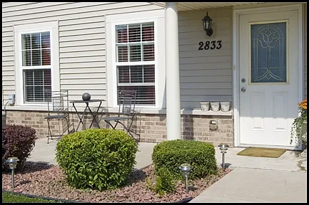 2833 Holiday Dr photo 1