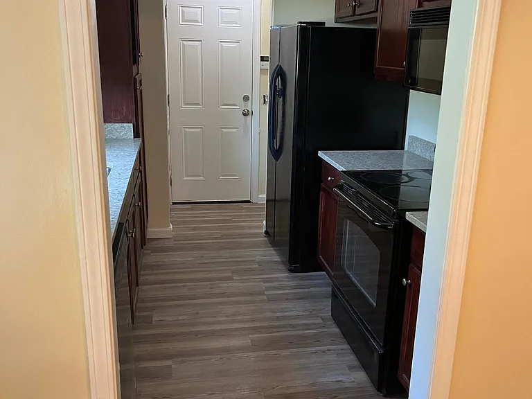 421 Bridgewater Way — Photo 8