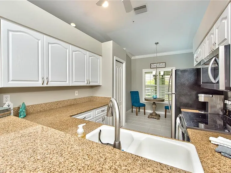 9200 Highland Woods Blvd #1310 — Photo 13