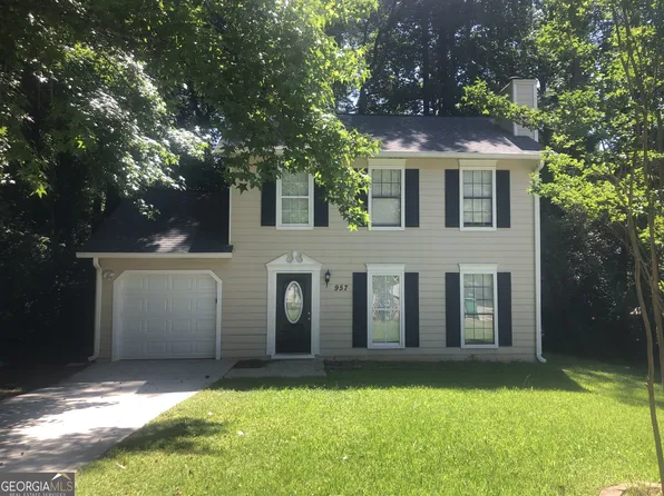 957 Lake Watch Ct, Stone Mountain, GA 30088