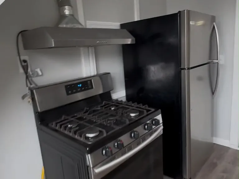 1784 Thomaston Ave #3 — Photo 2