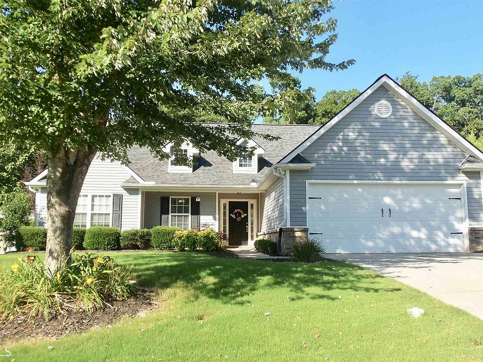 1st image of 210 Northwood Dr