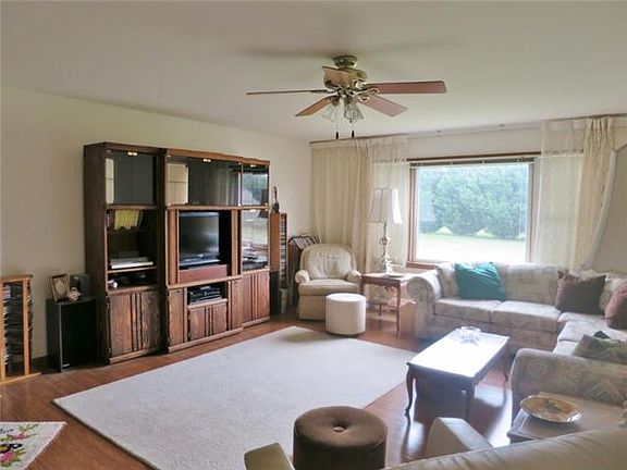 Spacious living room