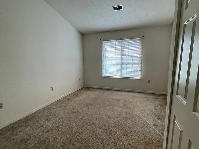 The Parkridge Apartments — Photo 15