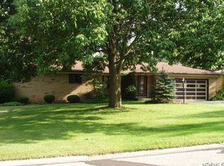 1604 Justo Ln, Seven Hills, OH 44131