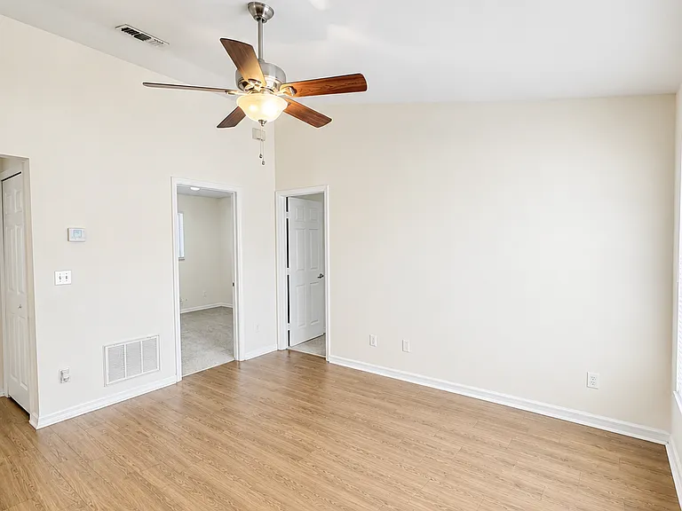 1105 Harold Ave S — Photo 5