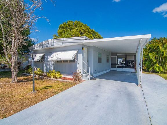 2nd image of 300 NE Opal Drive