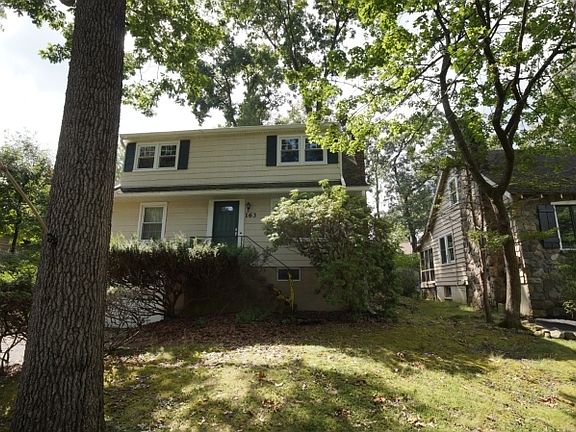 3rd image of 163 Chestnut Dr