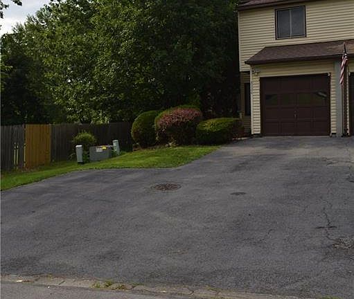 2nd image of 8326 Trevi Ln