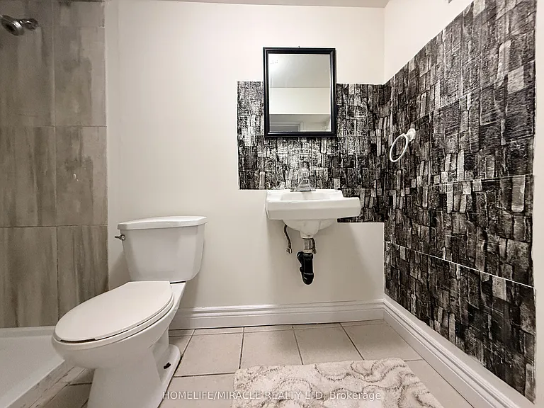 755 Somerville St — Photo 14