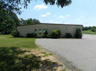 1225 S Manufacturers Row, Trenton, TN 38382
